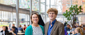 Elsbeth van Epen, verzuimcoördinator en Ronald Bremer, HR-Development adviseur